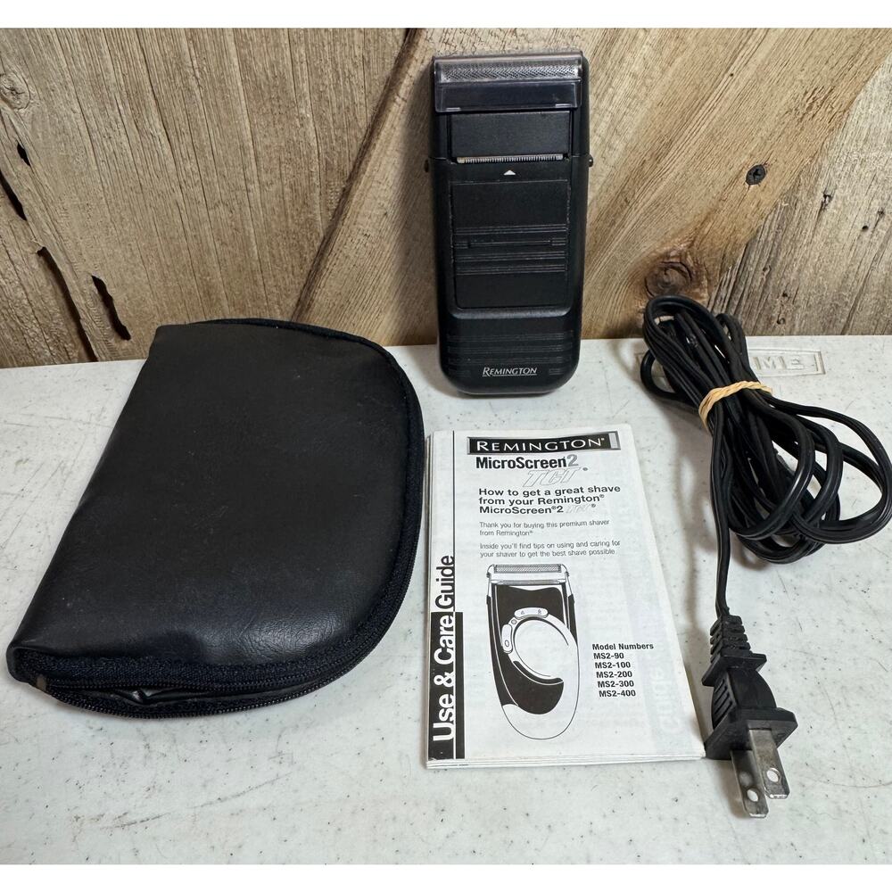 Remington MicroScreen 2 Cord Shaver Model DF-5 w/Case TESTED